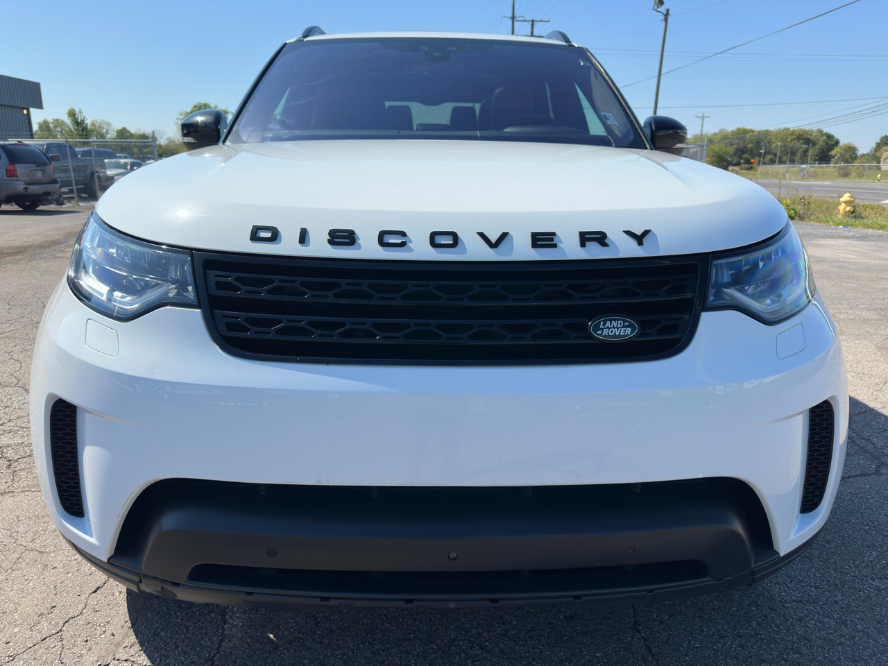 2020 Land Rover Discovery HSE photo 16