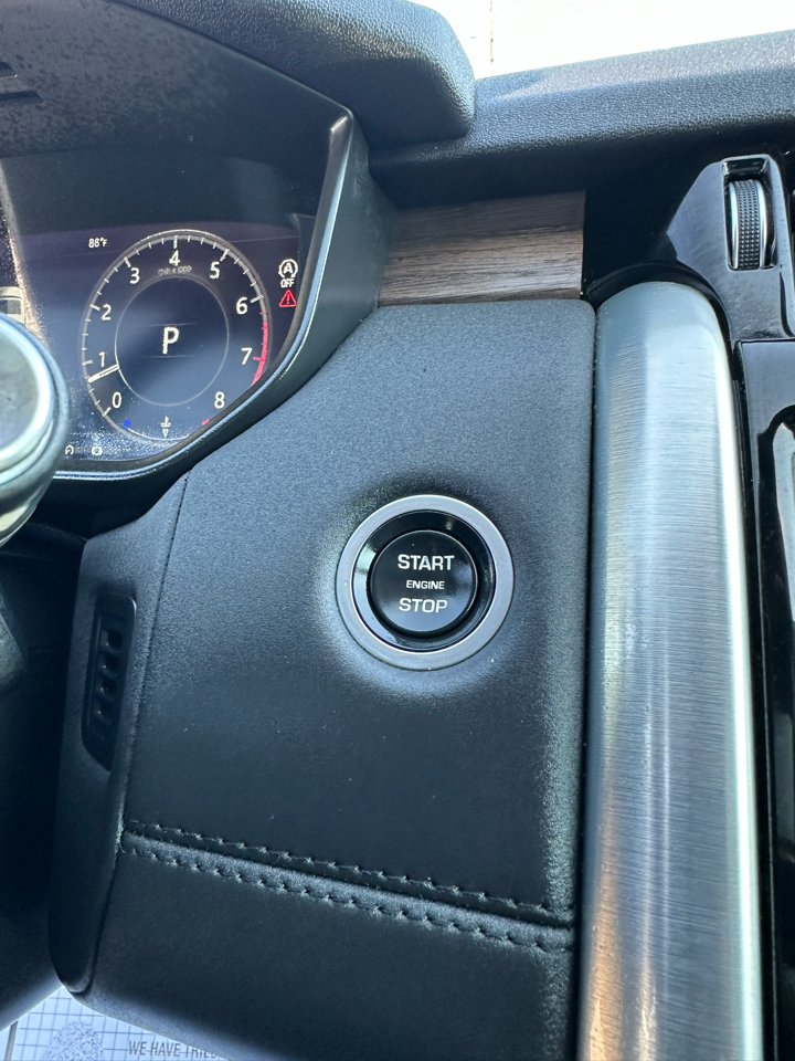 2020 Land Rover Discovery HSE photo 24