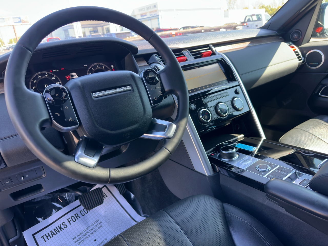 2020 Land Rover Discovery HSE photo 30