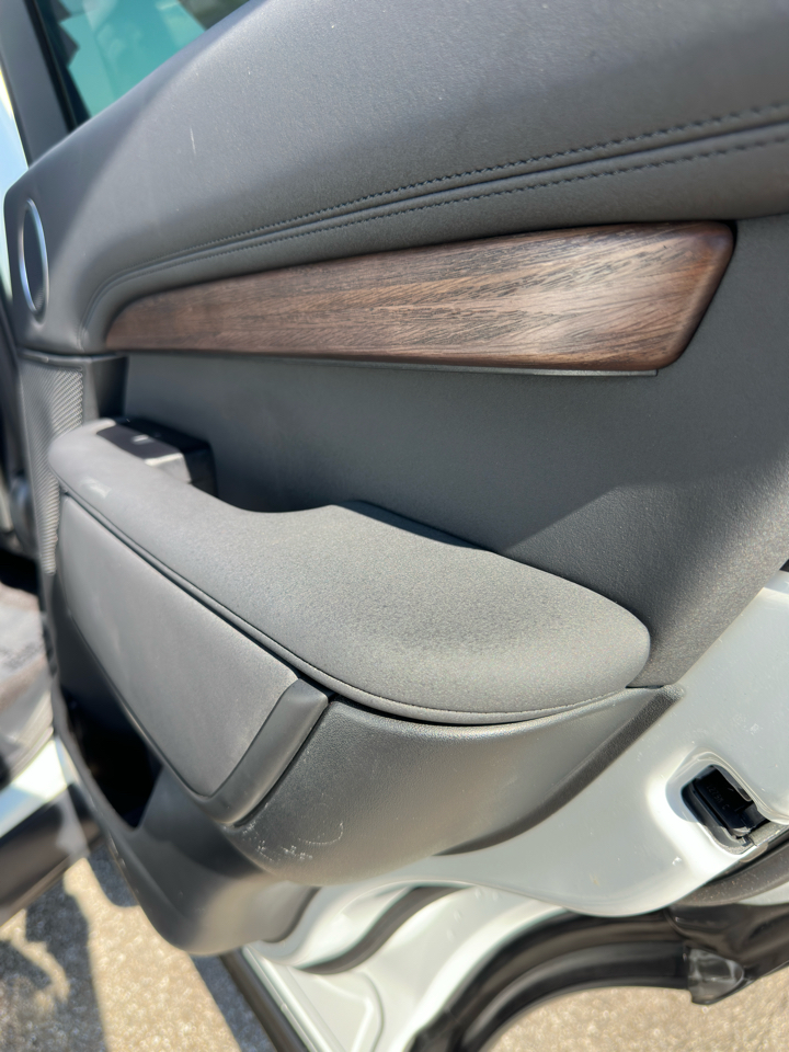2020 Land Rover Discovery HSE photo 40