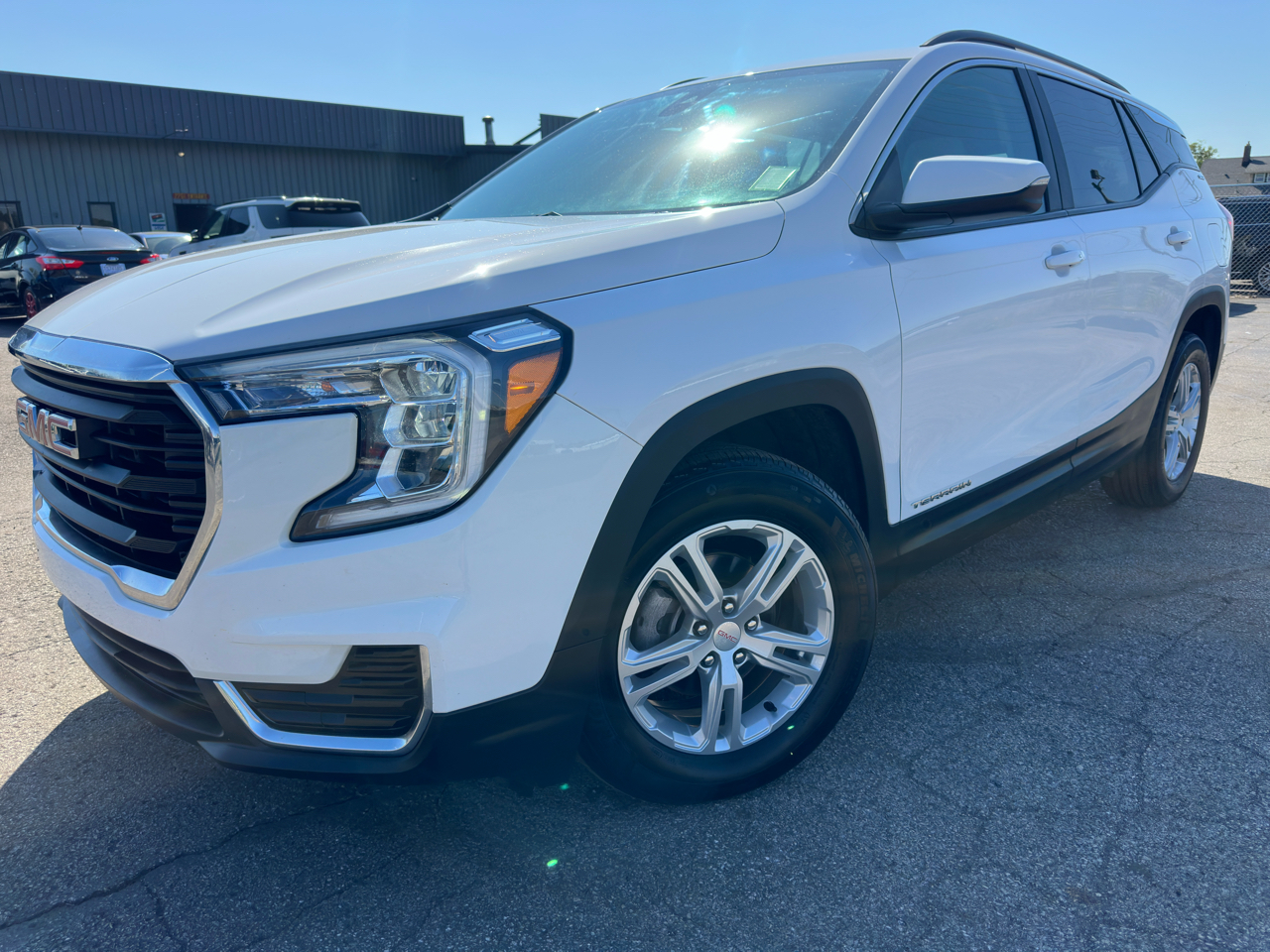 2023 Gmc Terrain SLE photo 2