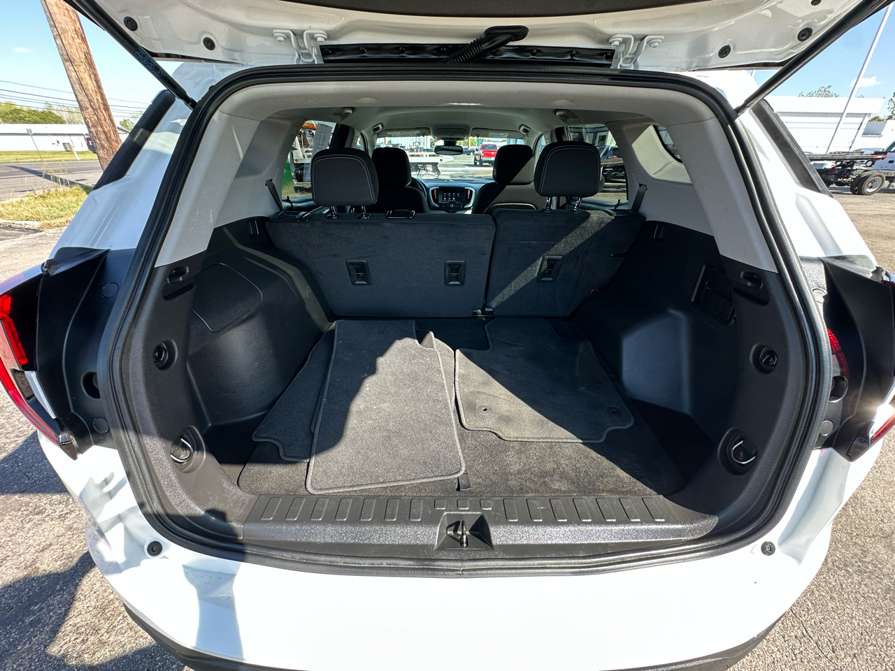 2023 Gmc Terrain SLE photo 40