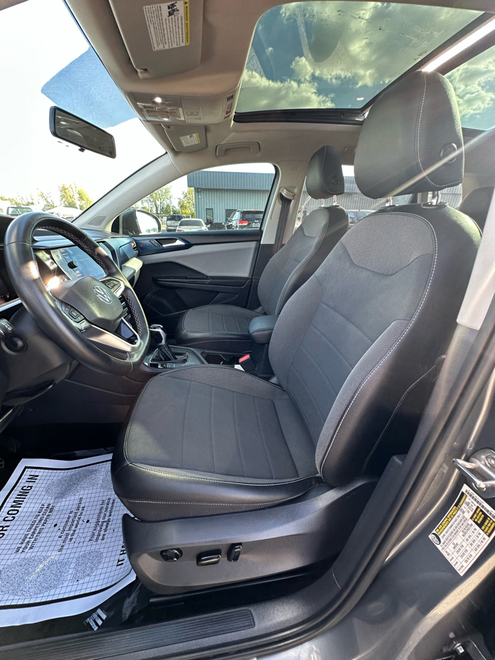 2022 Volkswagen Taos SE photo 12