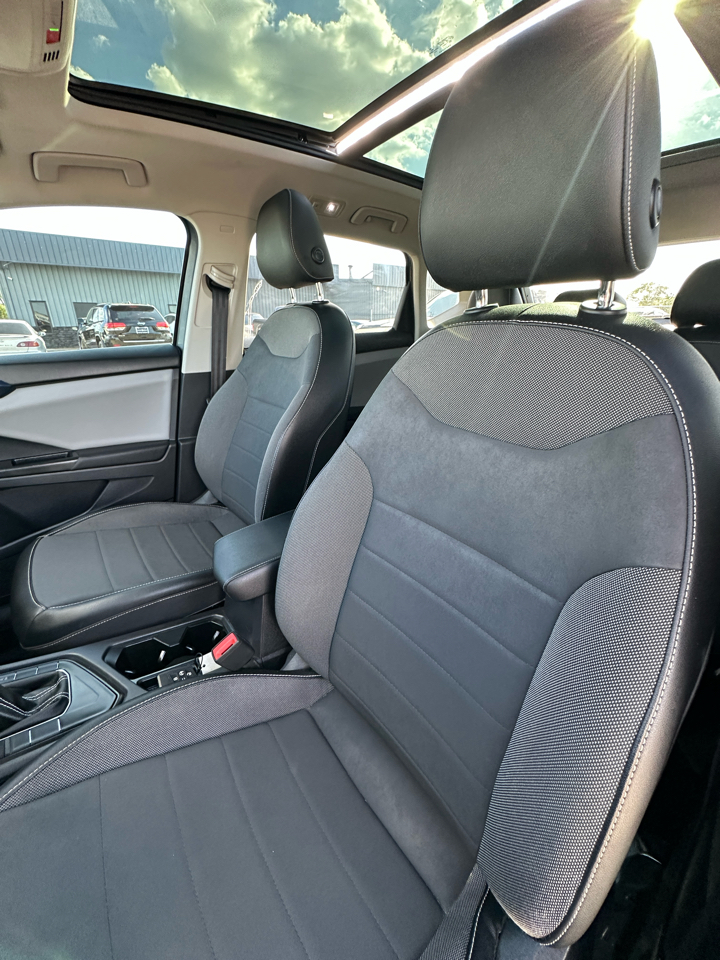 2022 Volkswagen Taos SE photo 14