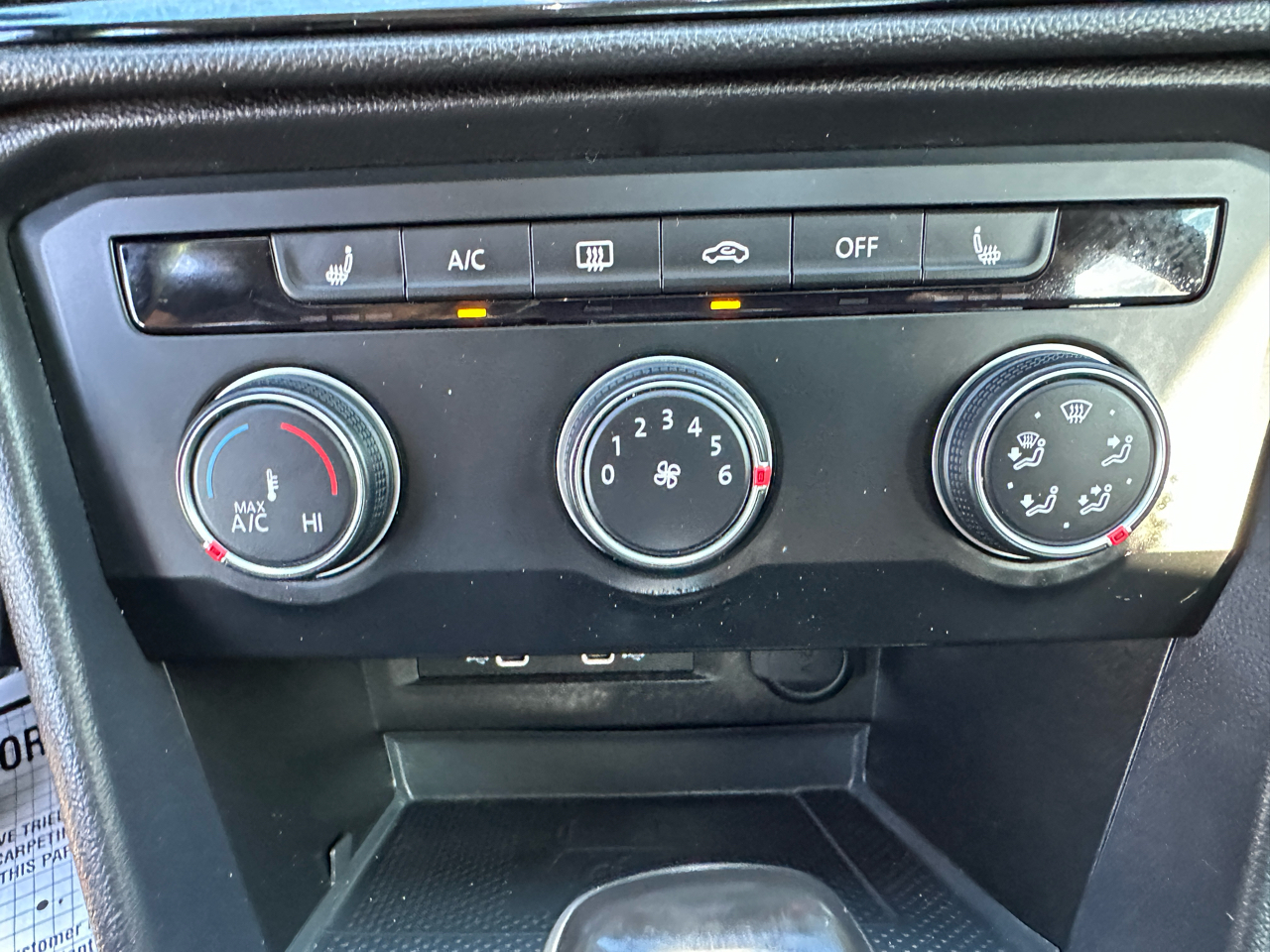 2022 Volkswagen Taos SE photo 20