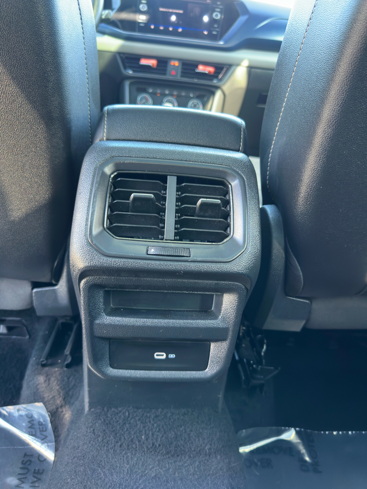 2022 Volkswagen Taos SE photo 34
