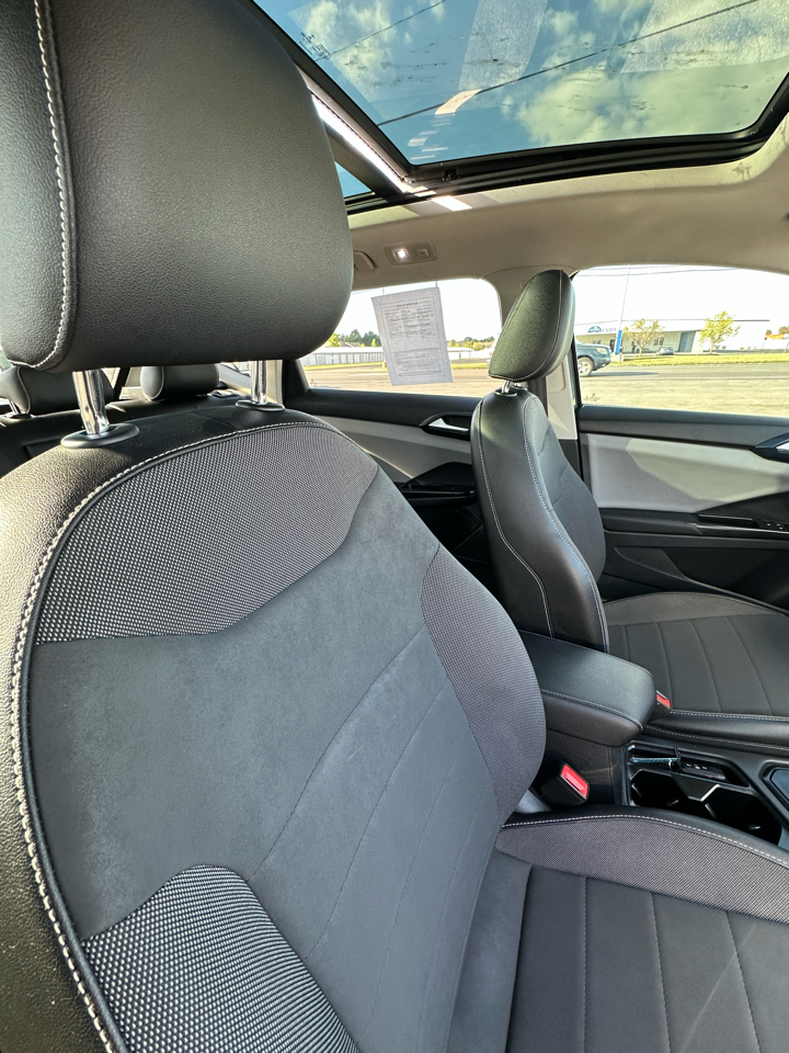 2022 Volkswagen Taos SE photo 46