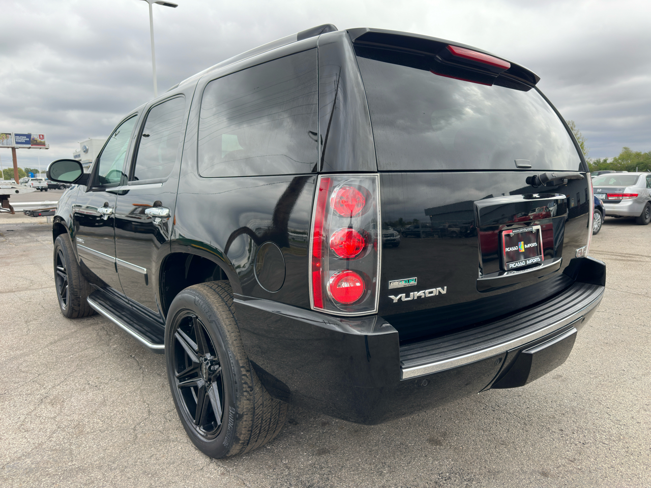 2011 Gmc Yukon 1500 Denali photo 3