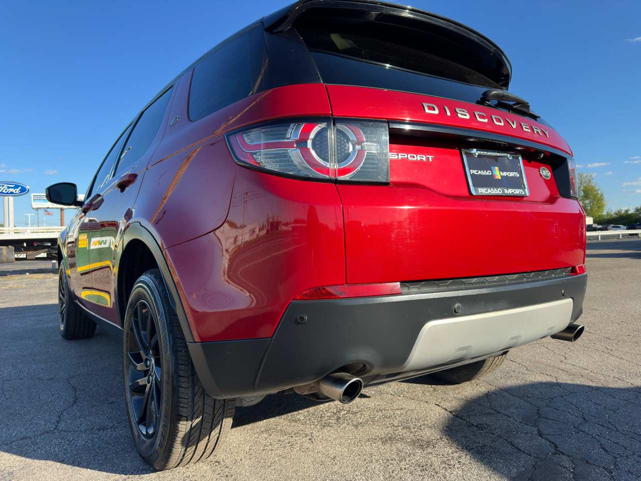 2016 Land Rover Discovery Sport HSE photo 3