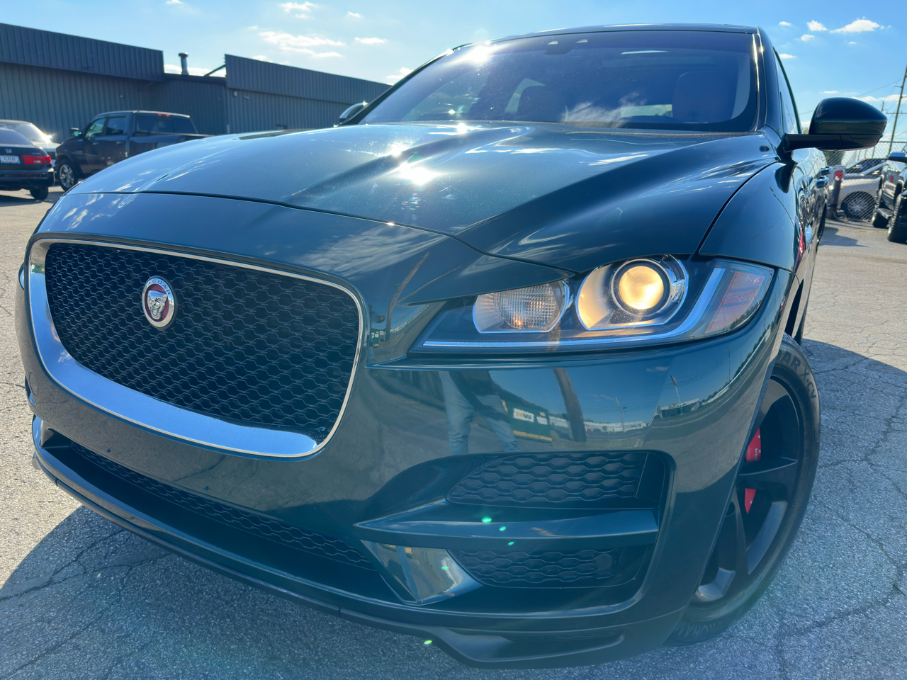 2018 Jaguar F-PACE Premium photo 2