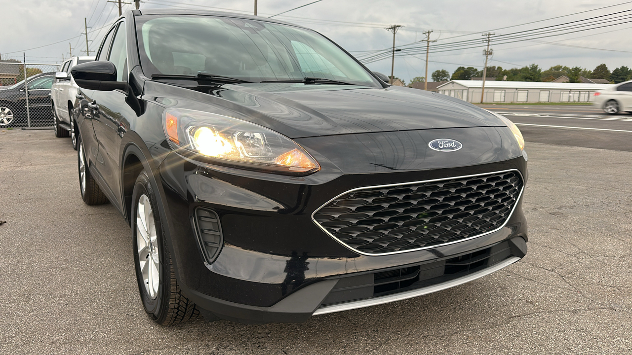 Ford Escape SE Hybrid FWD 2021 Ford Escape SE Hybrid FWD 2021