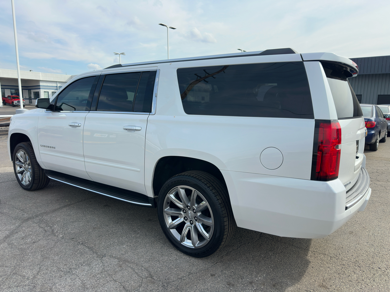 Chevrolet Suburban 4WD 4dr 1500 Premier 2017 Chevrolet Suburban 4WD 4dr 1500 Premier 2017