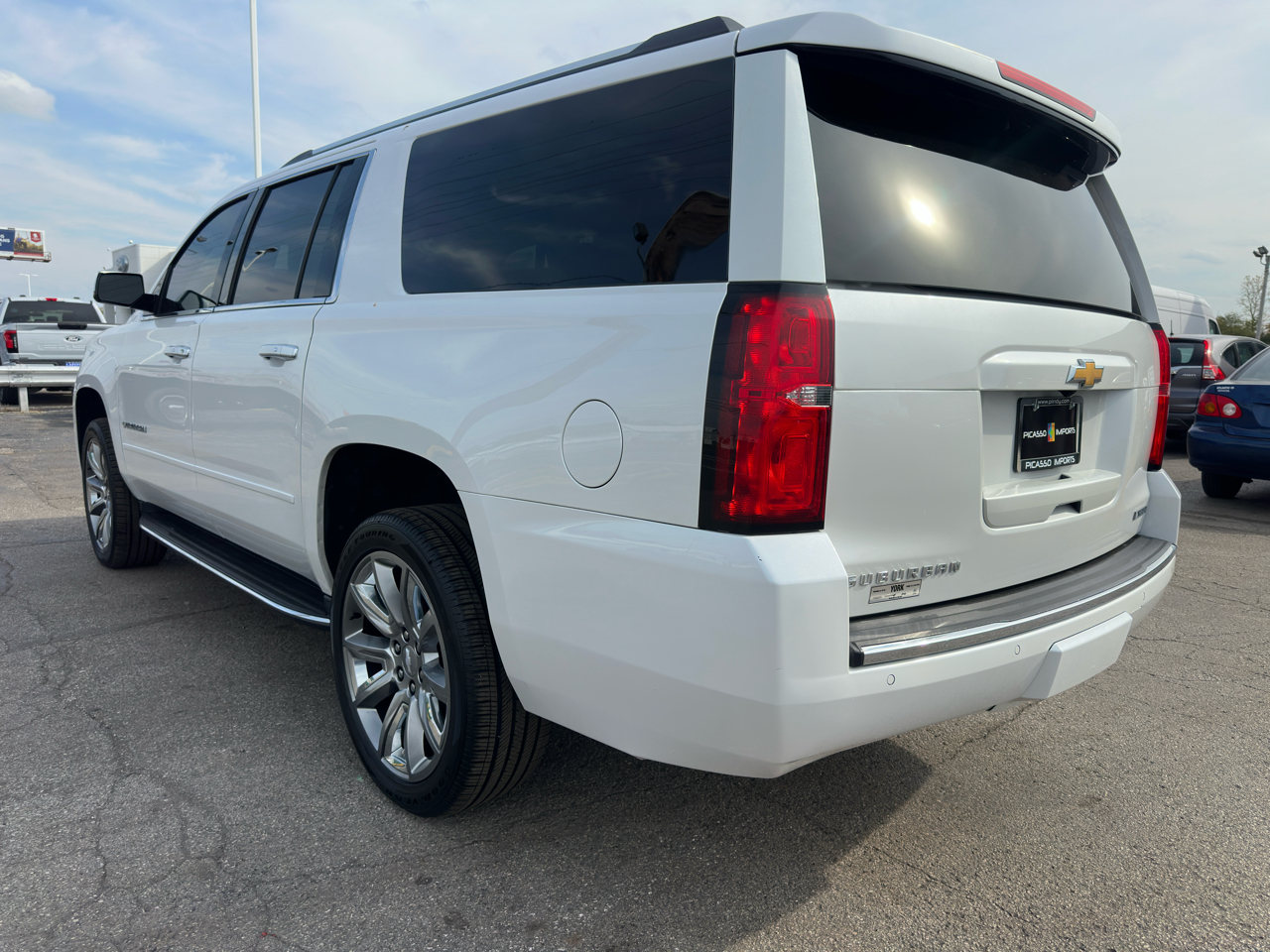 Chevrolet Suburban 4WD 4dr 1500 Premier 2017 Chevrolet Suburban 4WD 4dr 1500 Premier 2017