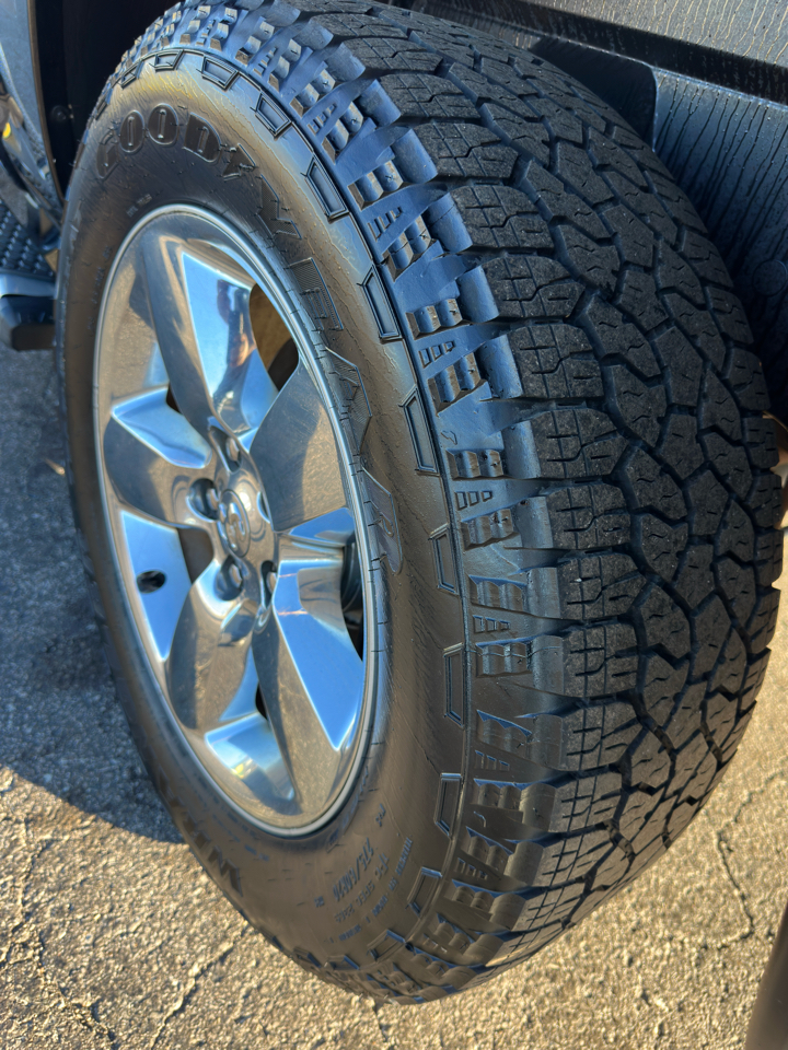 RAM 1500 2WD Crew Cab 140.5" Lone Star 2015 RAM 1500 2WD Crew Cab 140.5" Lone Star 2015