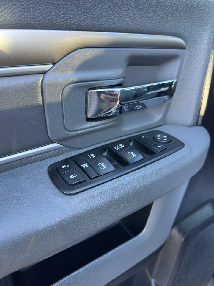 RAM 1500 2WD Crew Cab 140.5" Lone Star 2015 RAM 1500 2WD Crew Cab 140.5" Lone Star 2015