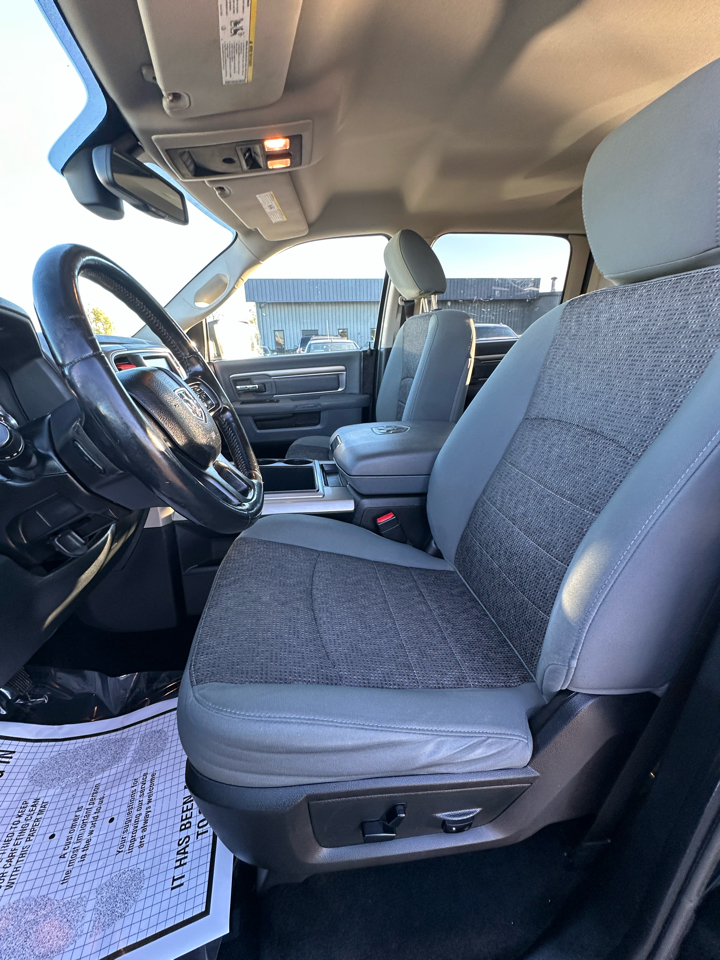 RAM 1500 2WD Crew Cab 140.5" Lone Star 2015 RAM 1500 2WD Crew Cab 140.5" Lone Star 2015