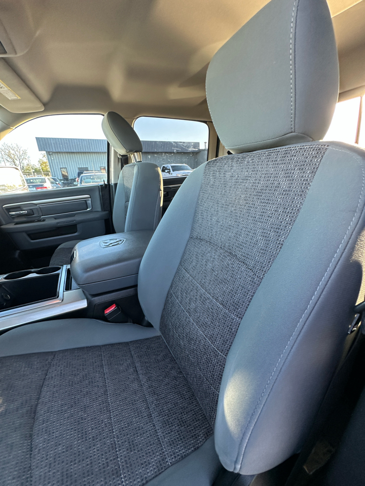 RAM 1500 2WD Crew Cab 140.5" Lone Star 2015 RAM 1500 2WD Crew Cab 140.5" Lone Star 2015