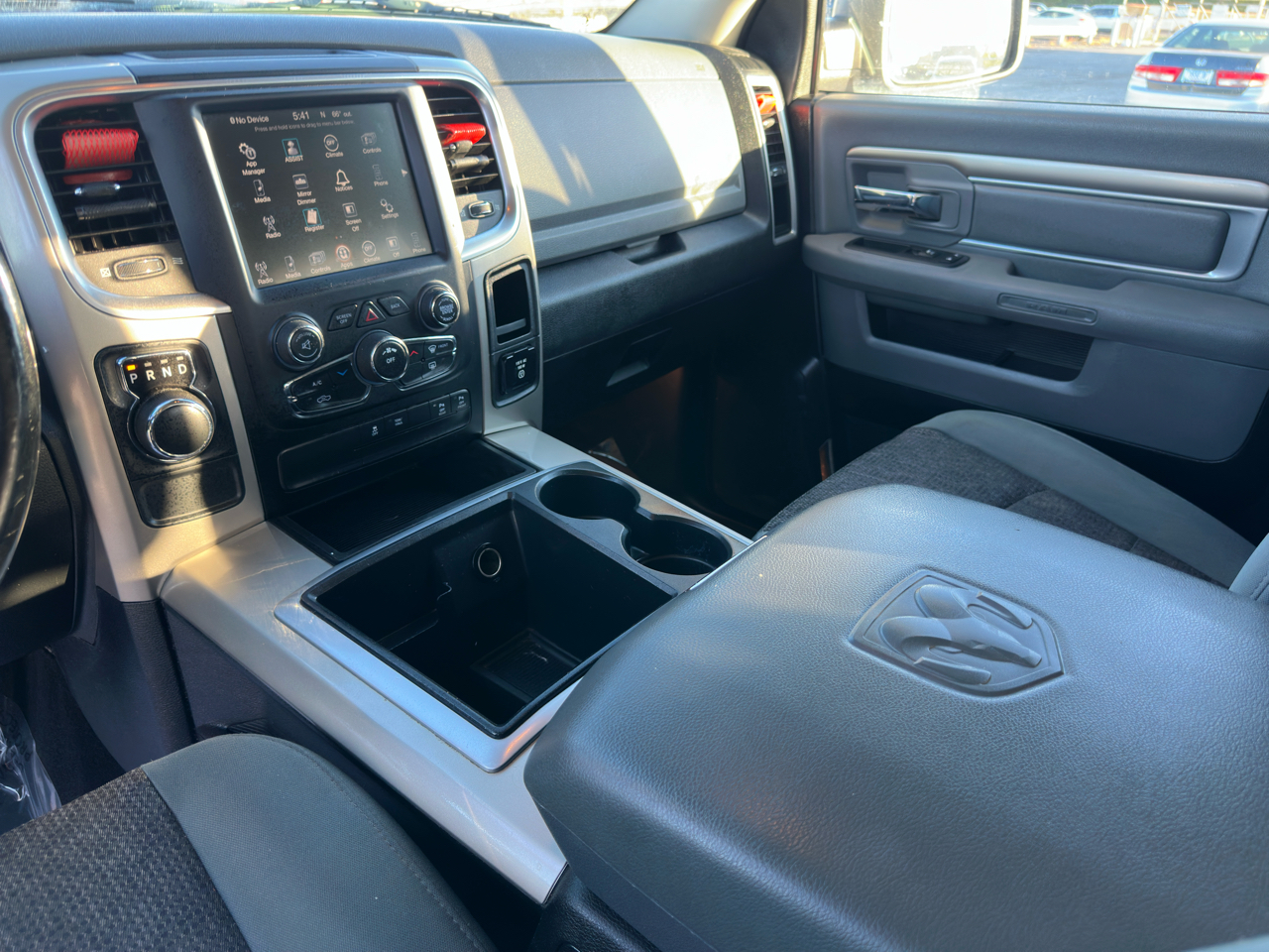 RAM 1500 2WD Crew Cab 140.5" Lone Star 2015 RAM 1500 2WD Crew Cab 140.5" Lone Star 2015