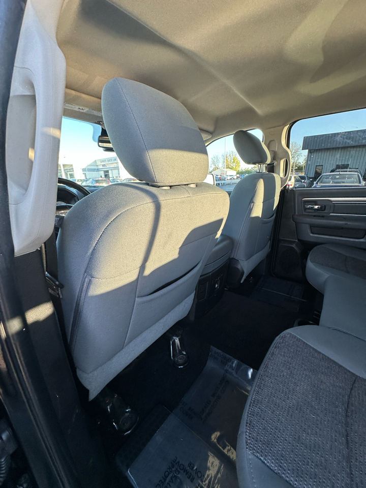 RAM 1500 2WD Crew Cab 140.5" Lone Star 2015 RAM 1500 2WD Crew Cab 140.5" Lone Star 2015