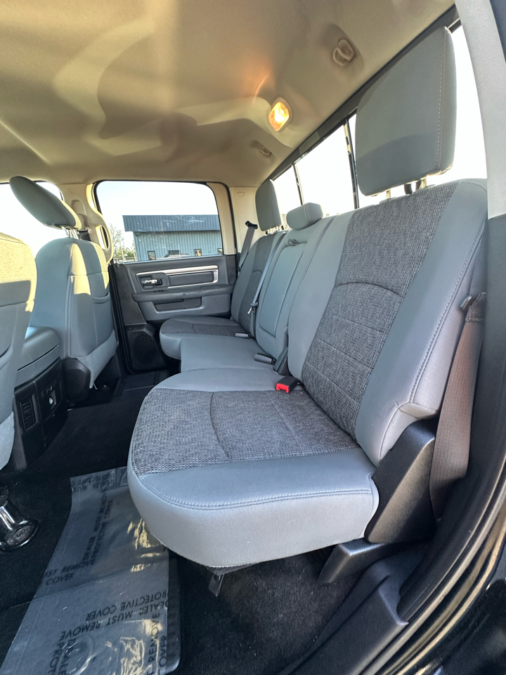 RAM 1500 2WD Crew Cab 140.5" Lone Star 2015 RAM 1500 2WD Crew Cab 140.5" Lone Star 2015
