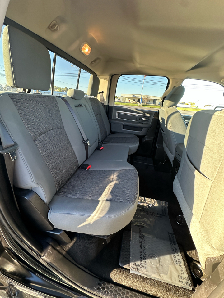 RAM 1500 2WD Crew Cab 140.5" Lone Star 2015 RAM 1500 2WD Crew Cab 140.5" Lone Star 2015