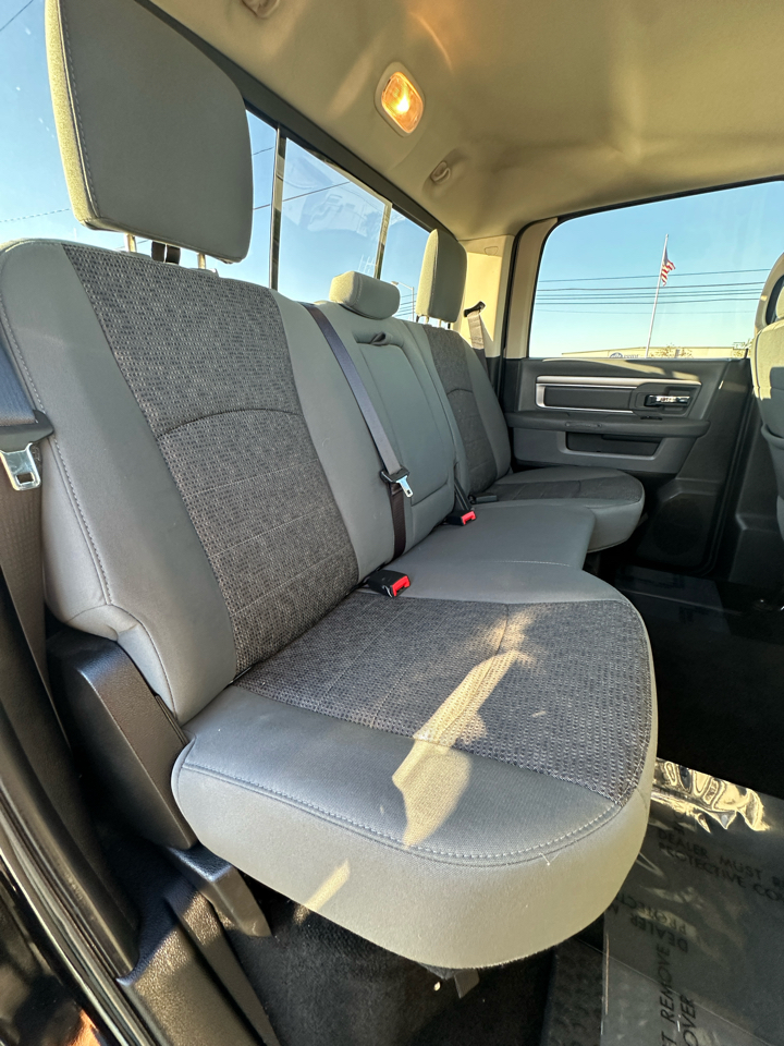 RAM 1500 2WD Crew Cab 140.5" Lone Star 2015 RAM 1500 2WD Crew Cab 140.5" Lone Star 2015