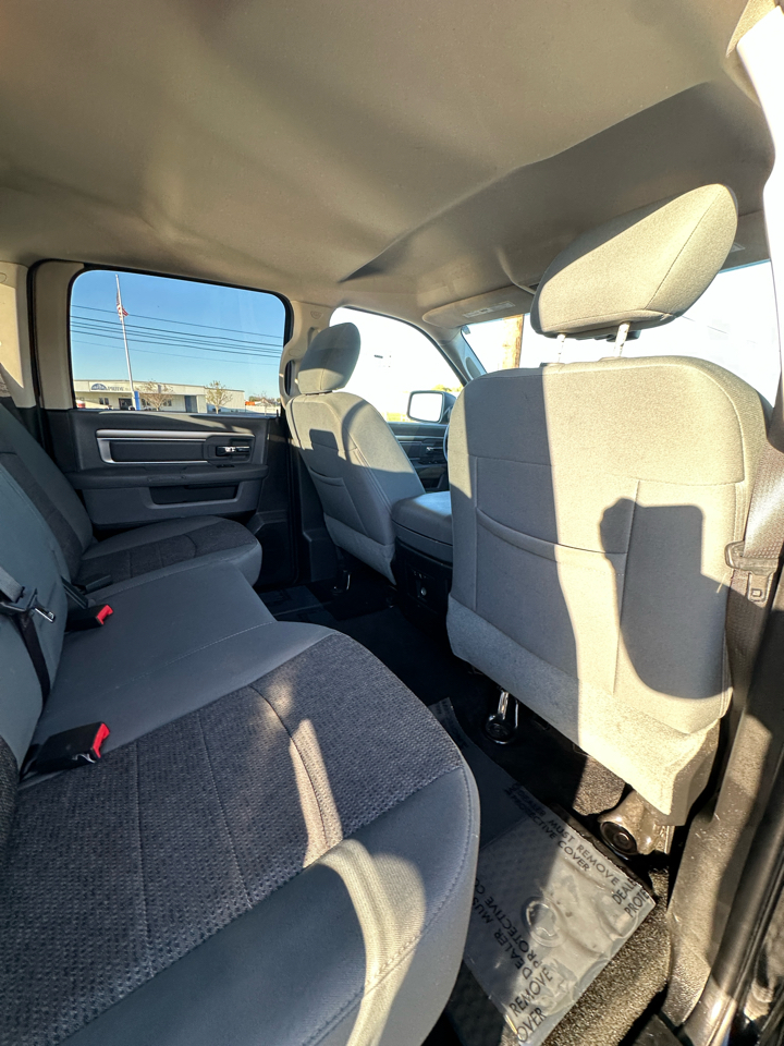 RAM 1500 2WD Crew Cab 140.5" Lone Star 2015 RAM 1500 2WD Crew Cab 140.5" Lone Star 2015