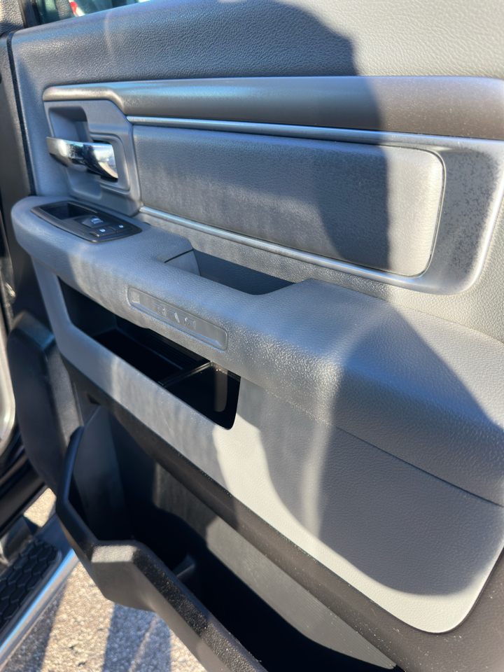 RAM 1500 2WD Crew Cab 140.5" Lone Star 2015 RAM 1500 2WD Crew Cab 140.5" Lone Star 2015