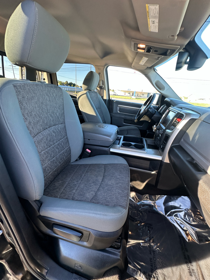 RAM 1500 2WD Crew Cab 140.5" Lone Star 2015 RAM 1500 2WD Crew Cab 140.5" Lone Star 2015