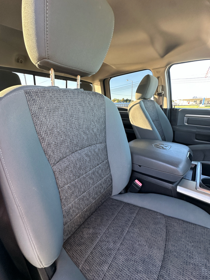 RAM 1500 2WD Crew Cab 140.5" Lone Star 2015 RAM 1500 2WD Crew Cab 140.5" Lone Star 2015
