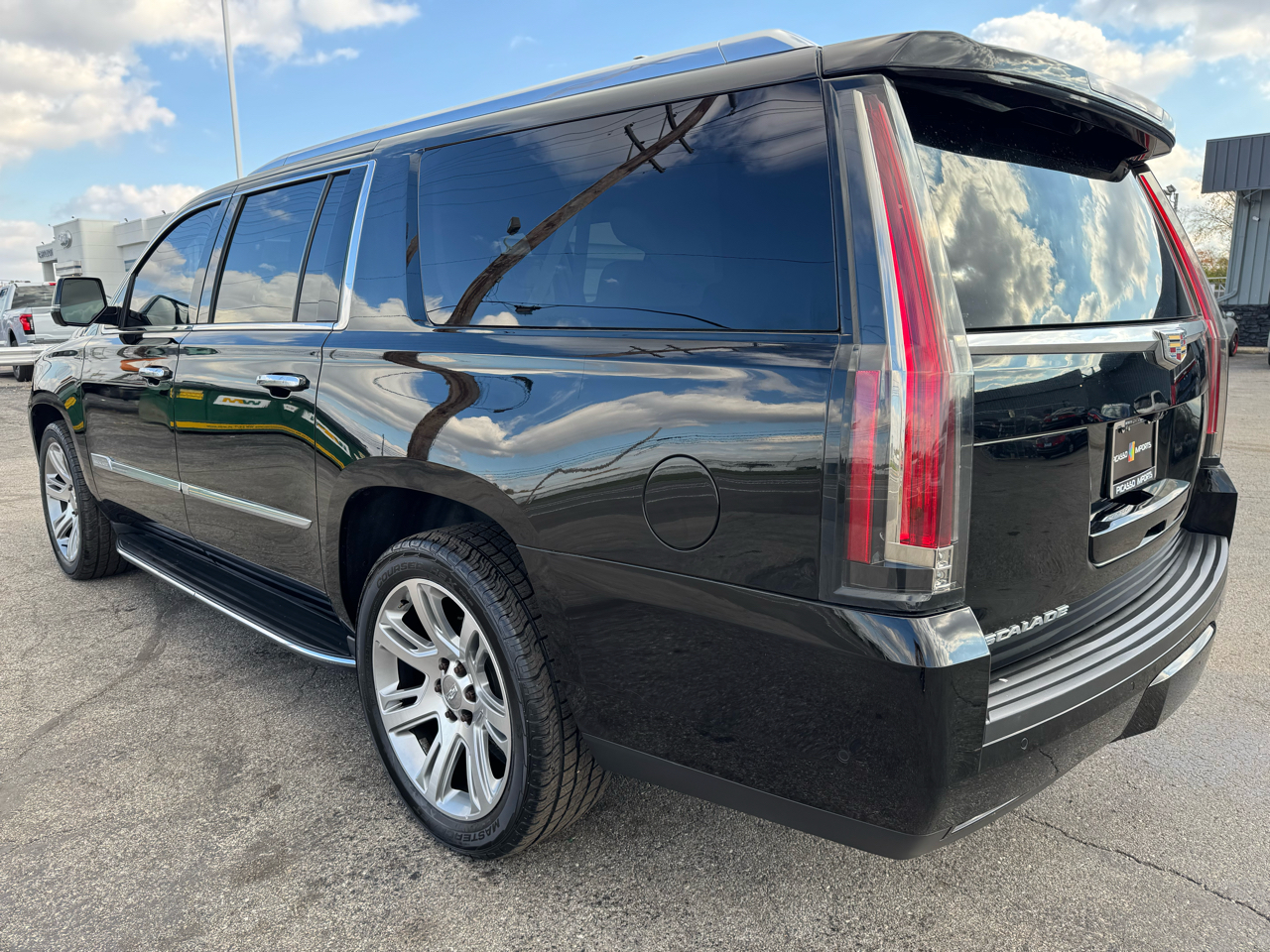 Cadillac Escalade ESV 4WD 4dr Luxury 2018 Cadillac Escalade ESV 4WD 4dr Luxury 2018