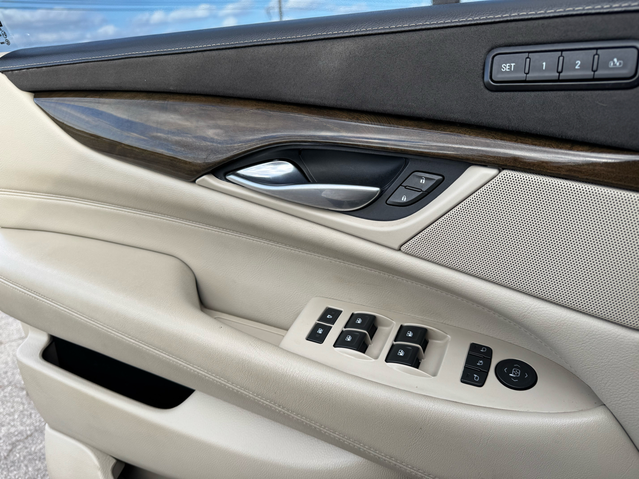 Cadillac Escalade ESV 4WD 4dr Luxury 2018 Cadillac Escalade ESV 4WD 4dr Luxury 2018