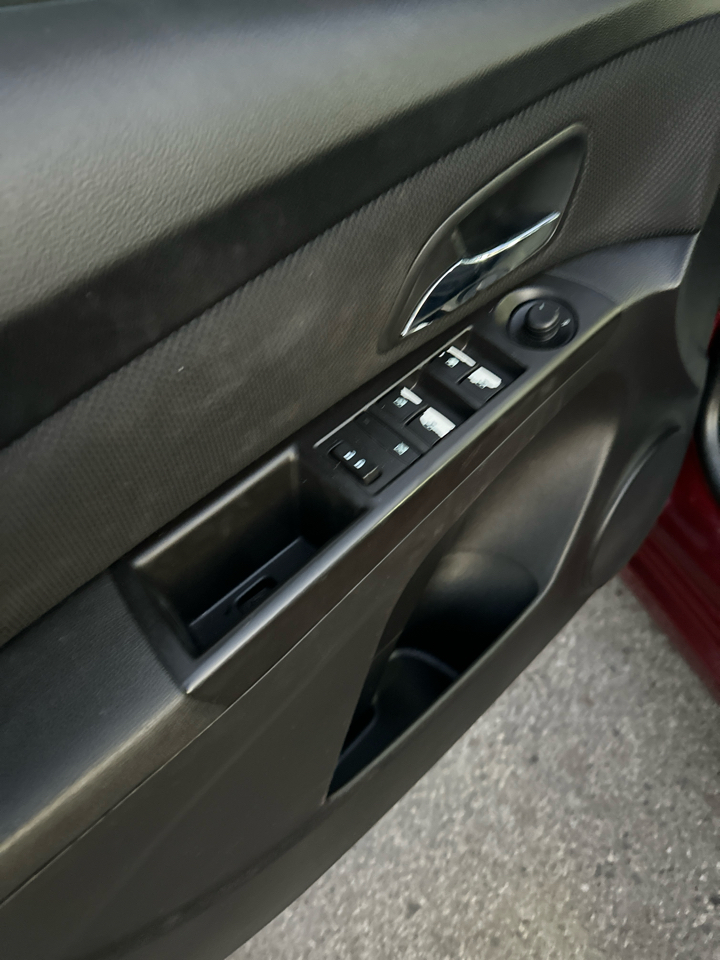 Chevrolet Cruze Limited 4dr Sdn Auto LT w/1LT 2016