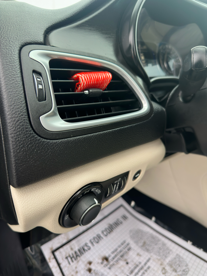 Chrysler 200 4dr Sdn Limited FWD 2015