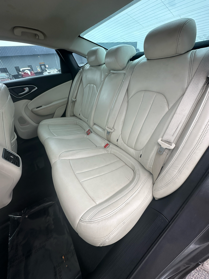 Chrysler 200 4dr Sdn Limited FWD 2015