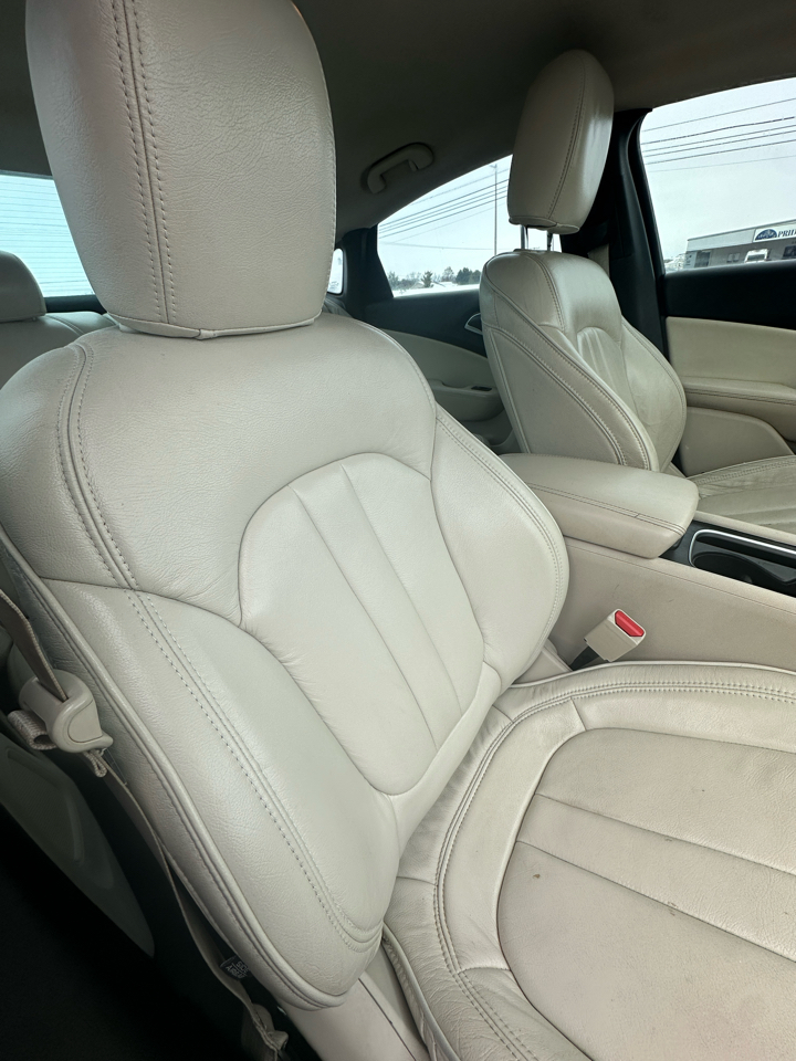 Chrysler 200 4dr Sdn Limited FWD 2015