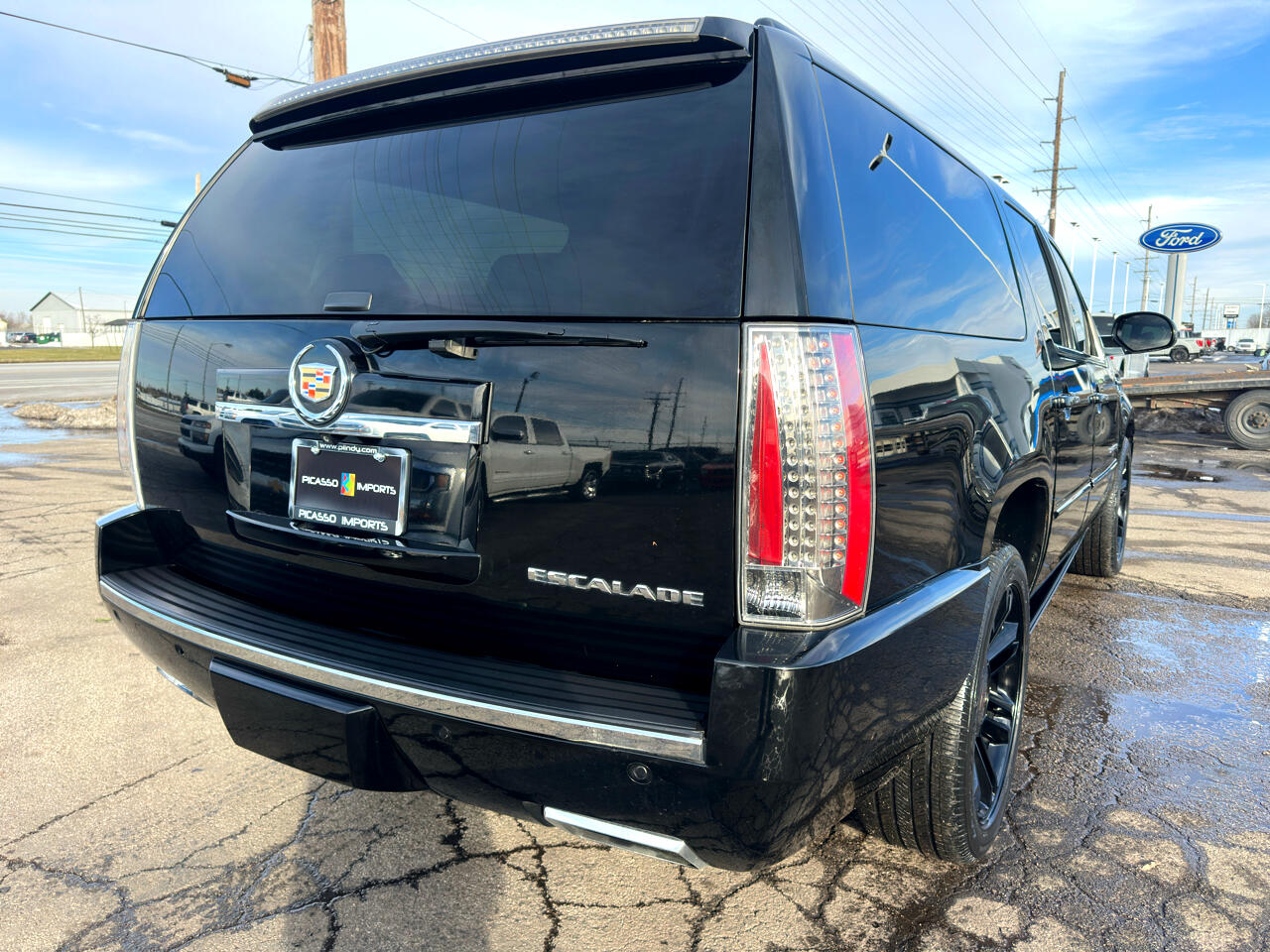 Cadillac Escalade ESV AWD 4dr Premium 2013