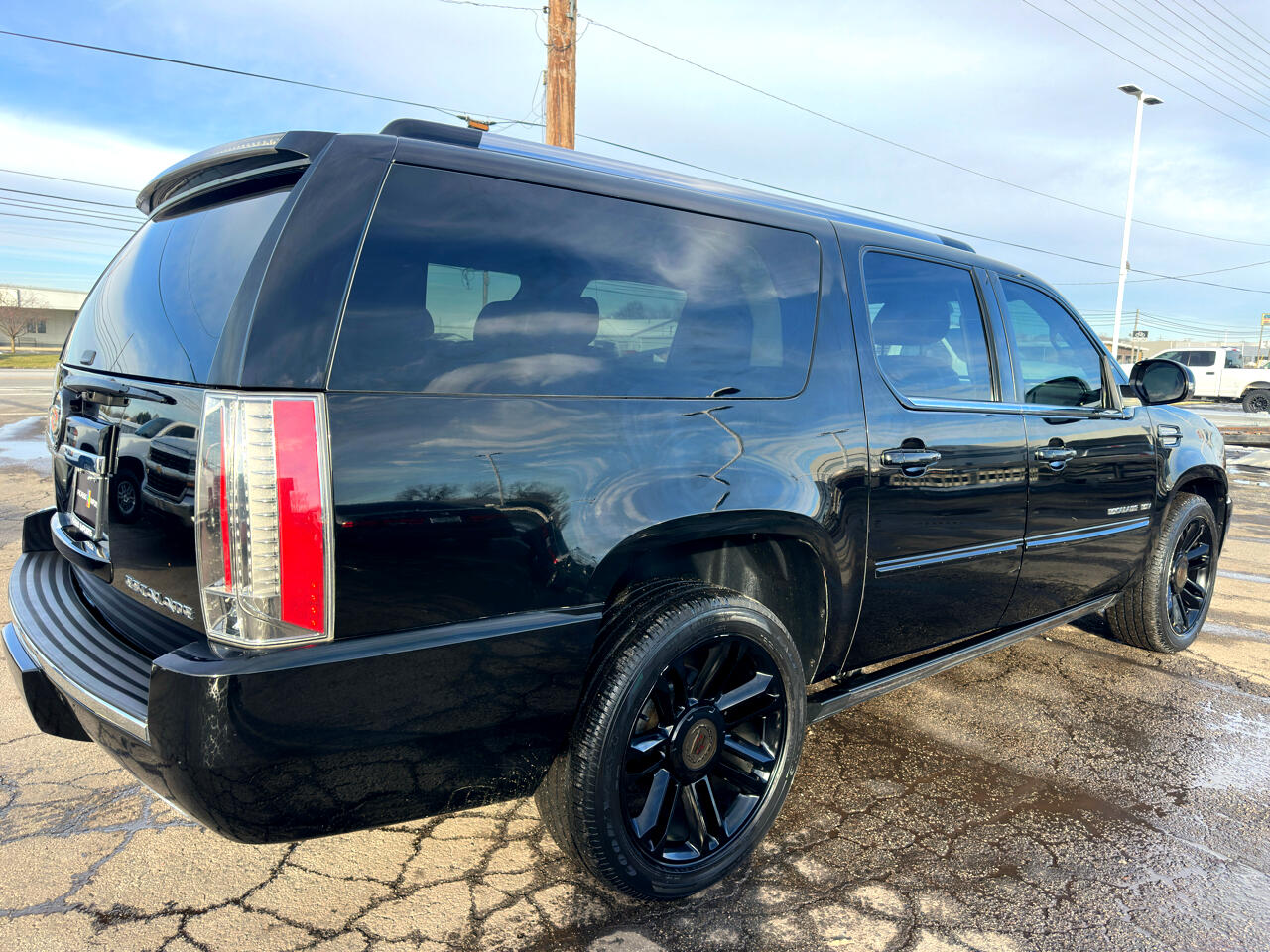 Cadillac Escalade ESV AWD 4dr Premium 2013