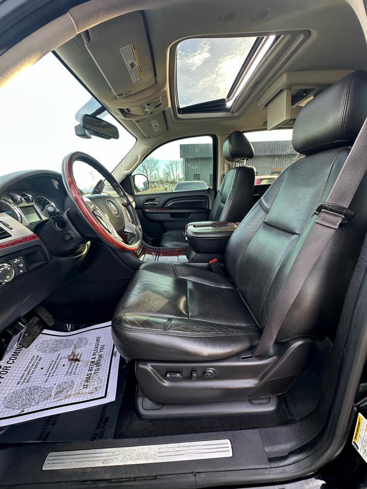 Cadillac Escalade ESV AWD 4dr Premium 2013