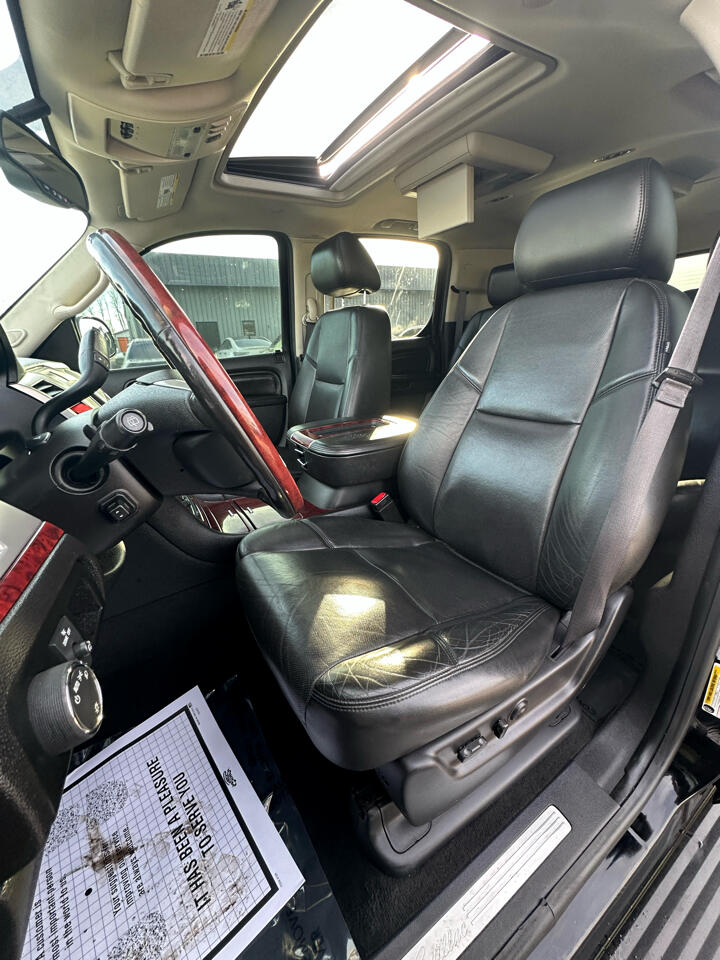 Cadillac Escalade ESV AWD 4dr Premium 2013