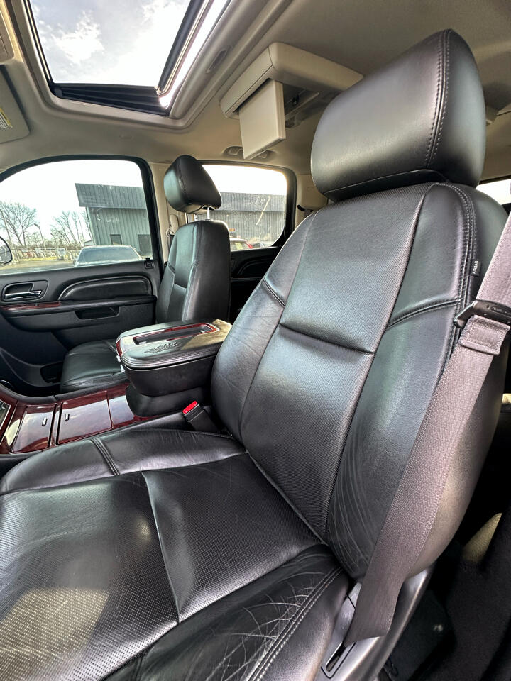 Cadillac Escalade ESV AWD 4dr Premium 2013