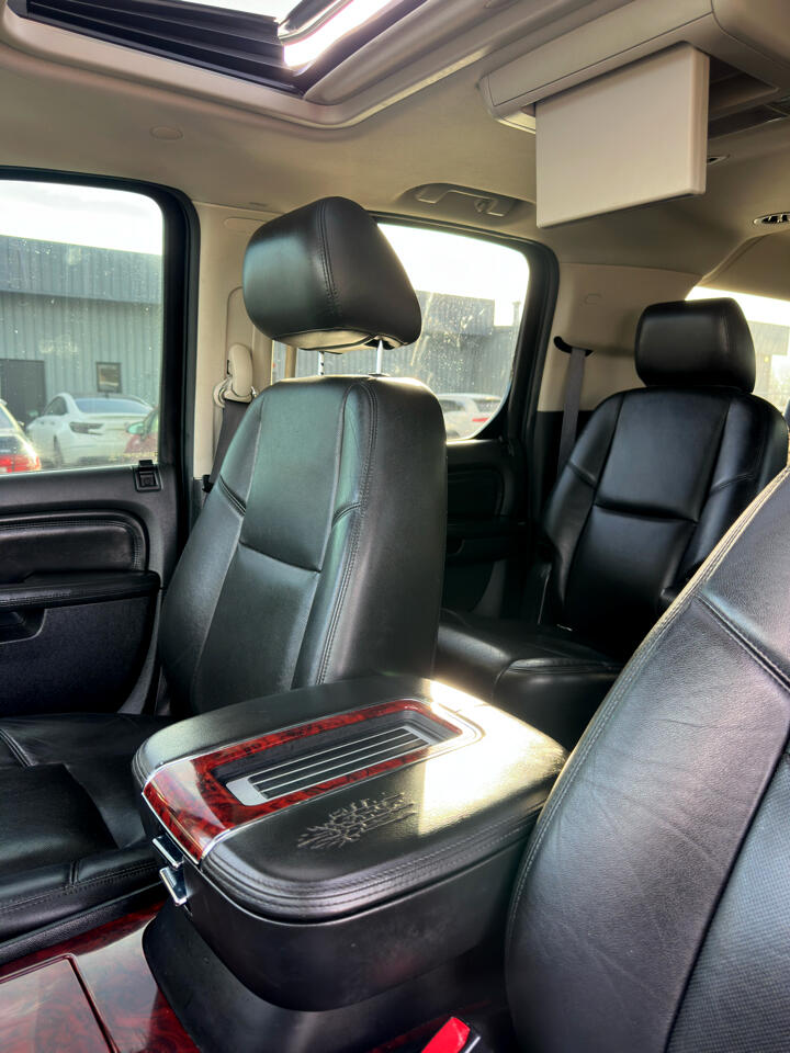 Cadillac Escalade ESV AWD 4dr Premium 2013