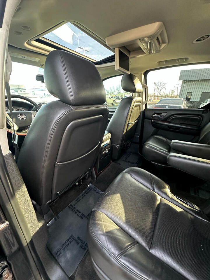 Cadillac Escalade ESV AWD 4dr Premium 2013