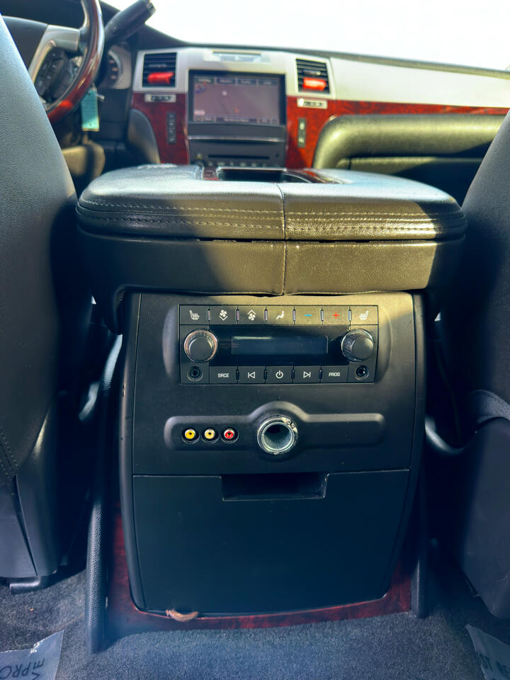 Cadillac Escalade ESV AWD 4dr Premium 2013