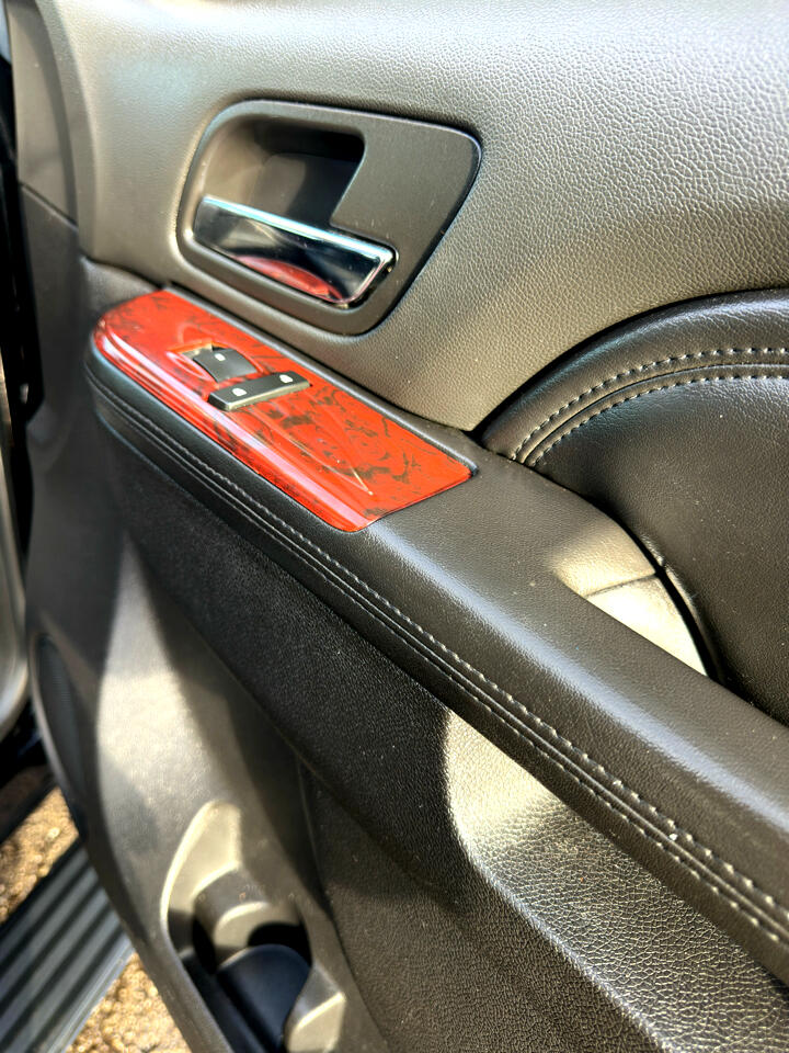 Cadillac Escalade ESV AWD 4dr Premium 2013