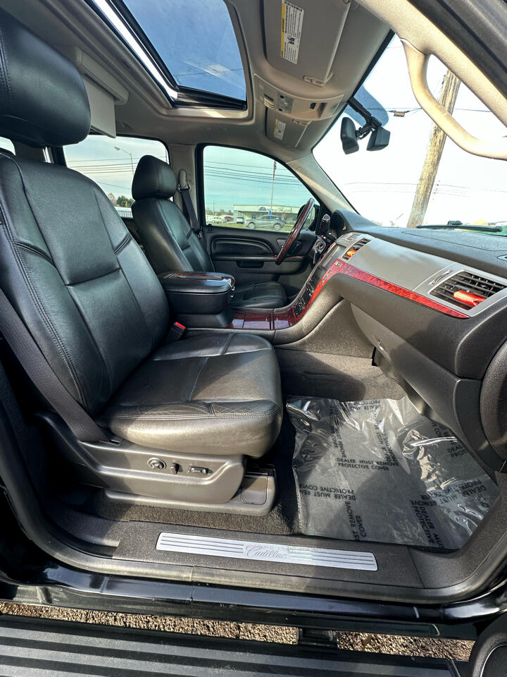 Cadillac Escalade ESV AWD 4dr Premium 2013