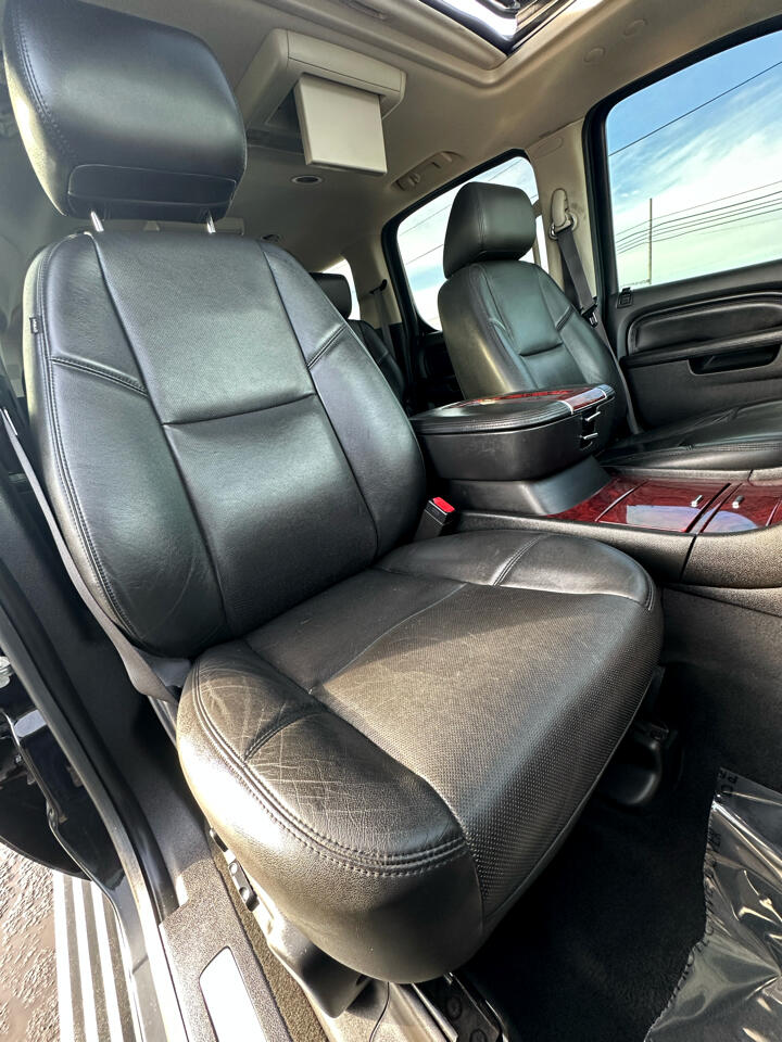 Cadillac Escalade ESV AWD 4dr Premium 2013