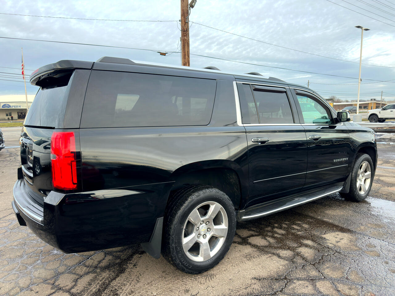 Chevrolet Suburban 4WD 4dr 1500 Premier 2017