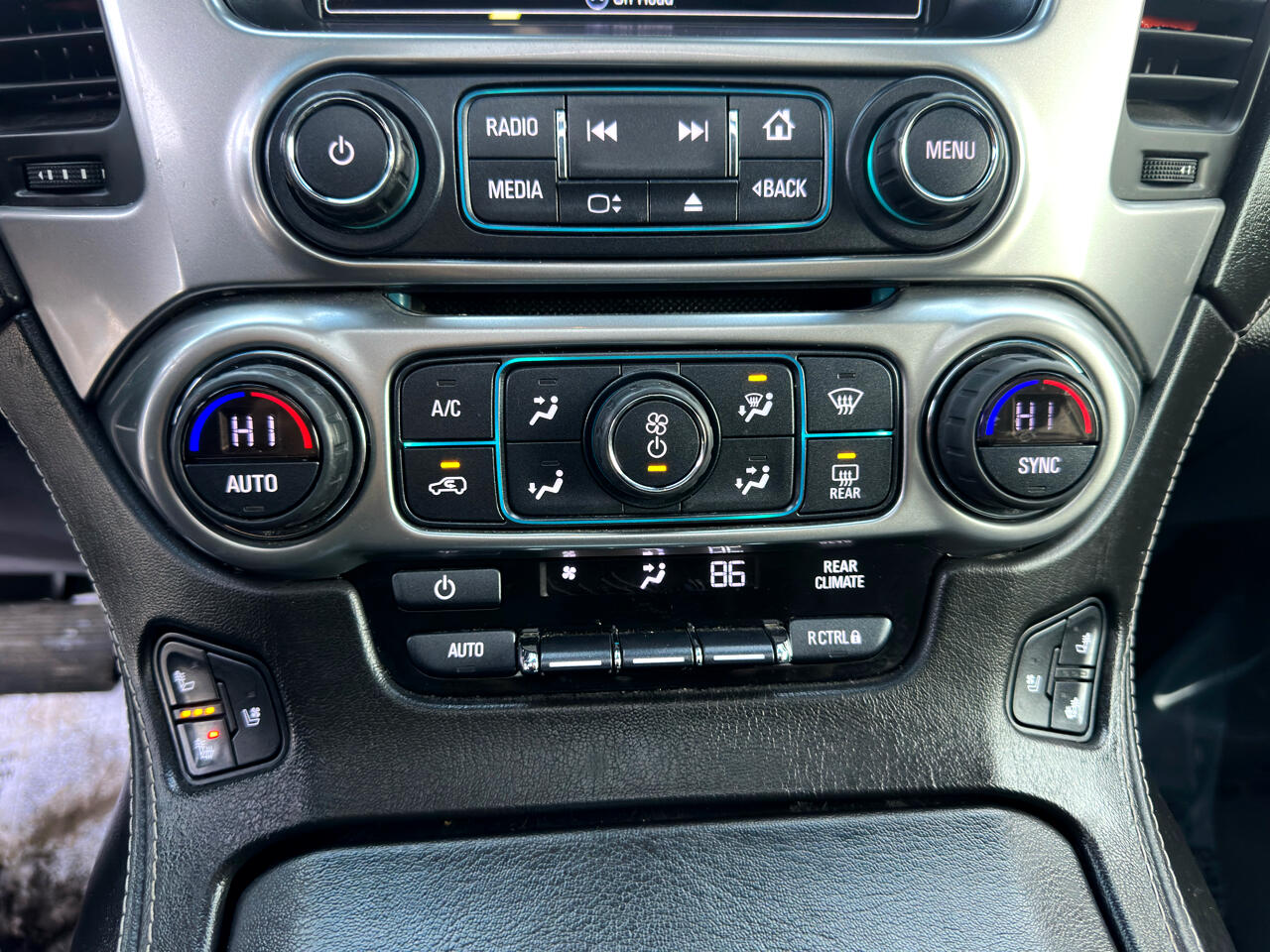 Chevrolet Suburban 4WD 4dr 1500 Premier 2017