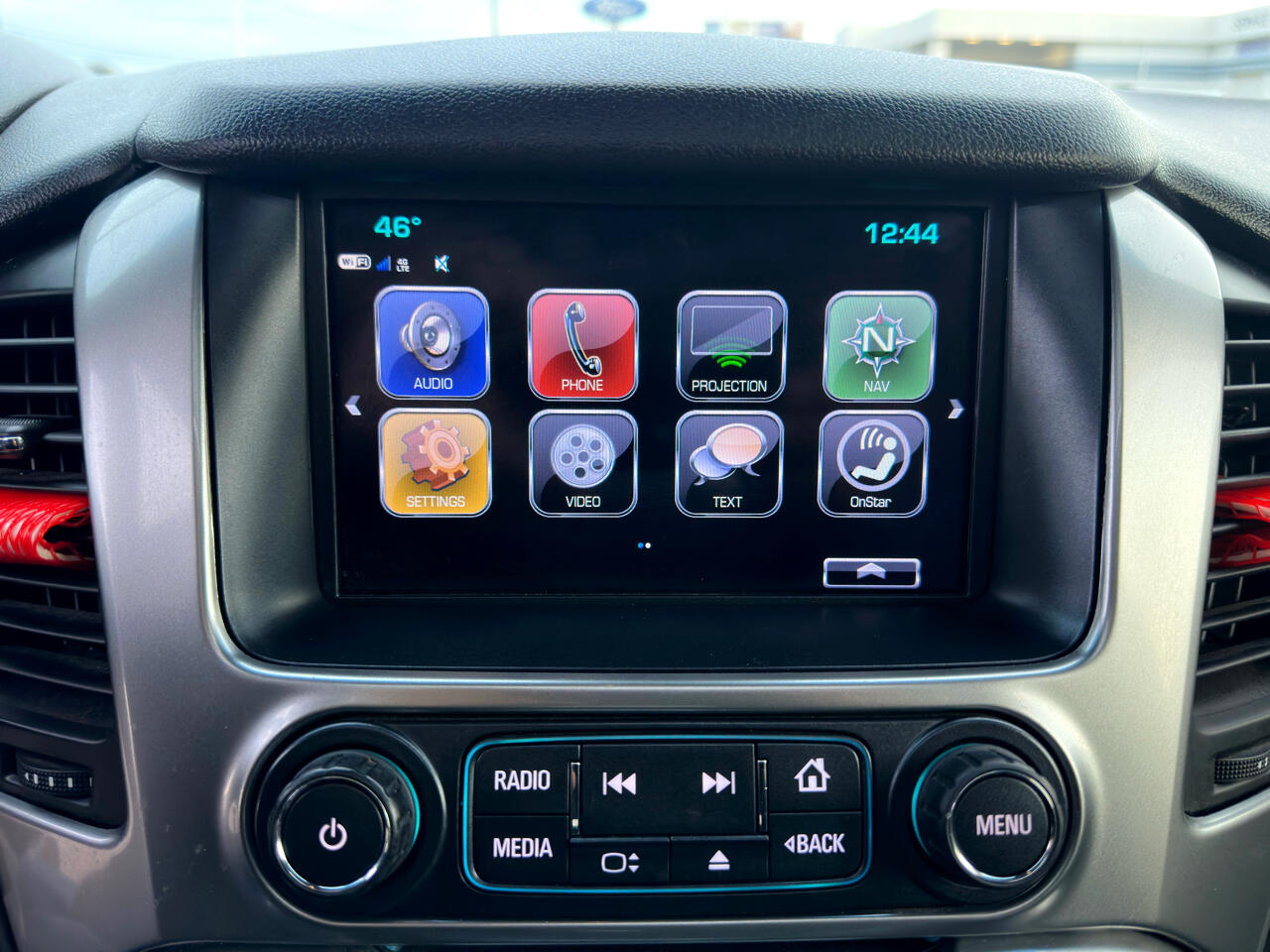 Chevrolet Suburban 4WD 4dr 1500 Premier 2017